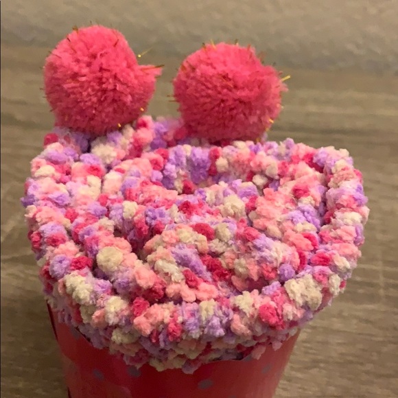 3 for $20 NWT Cozy Fuchsia Cupcake Socks - Picture 5 of 7